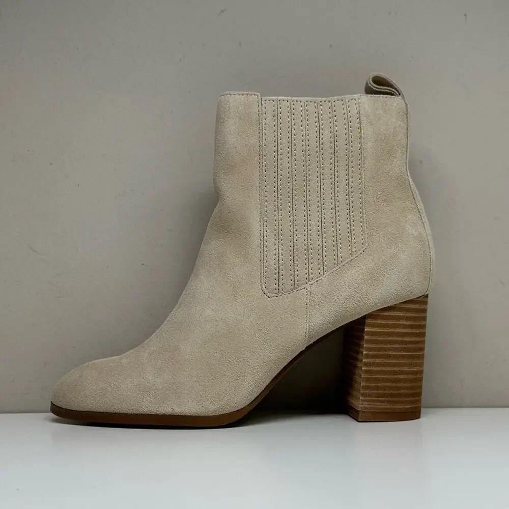NWOB | Violet & Red | Meaghan Heeled Suede Bootie | Off-White | 7M